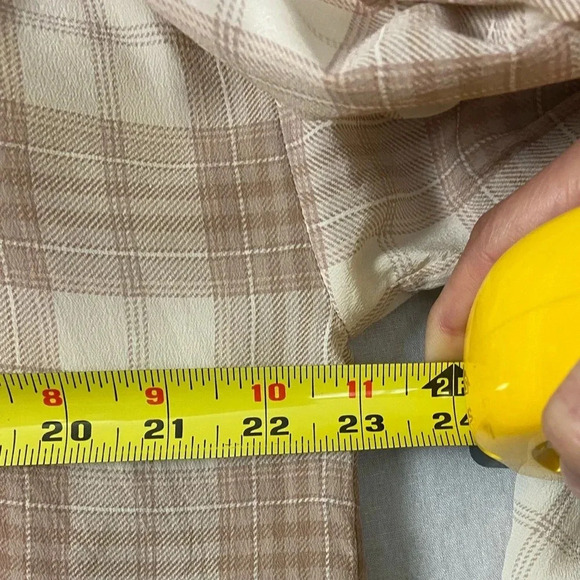 Wilfred Aritzia check print 100% silk “Alma” button oversized  blouse Sz M - Picture 11 of 13